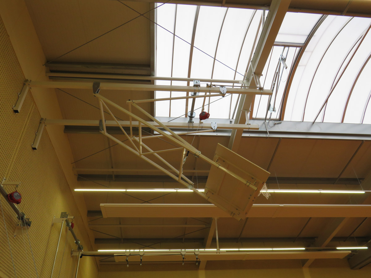 Basketball-Deckengerüst nach DIN 7899